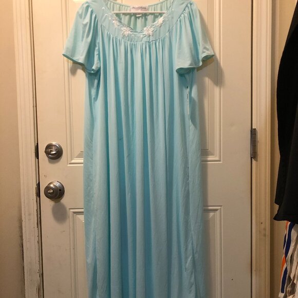 Elegant Miss Elaine Nightgown | NWT | Size: L  | Color: Seafoam - Picture 1 of 5